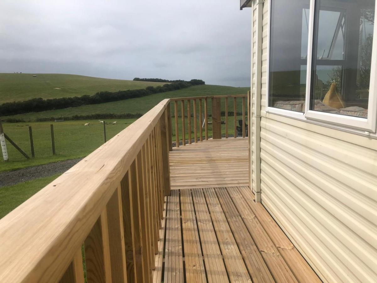 Captivating 2-Bed Static Caravan In Holyhead Llanfachraeth Exteriör bild