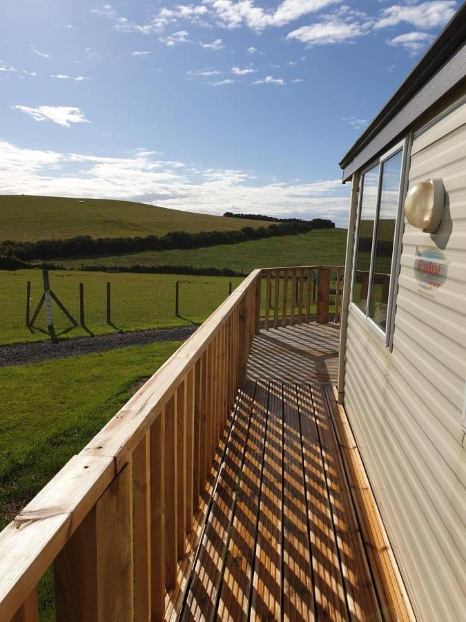Captivating 2-Bed Static Caravan In Holyhead Llanfachraeth Exteriör bild
