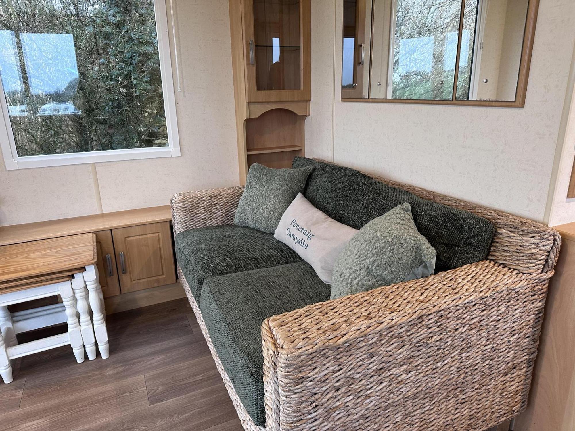 Captivating 2-Bed Static Caravan In Holyhead Llanfachraeth Exteriör bild